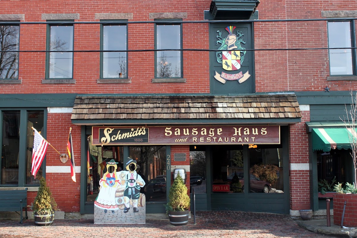Schmidt’S Sausage Haus Restaurant